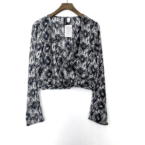 H&M DIVIDED Purple Snake Print Wrap Blouse Size 8 NWT - Picture 1 of 5